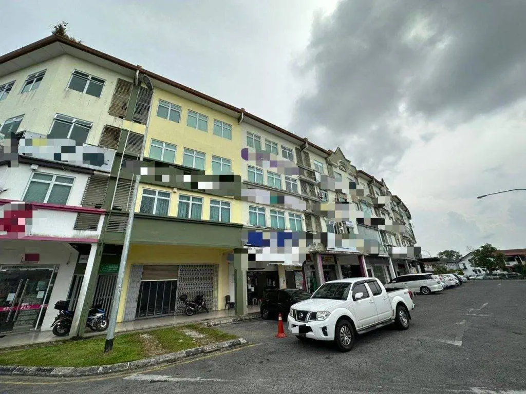 Stutong 4-storey shoplot for sale